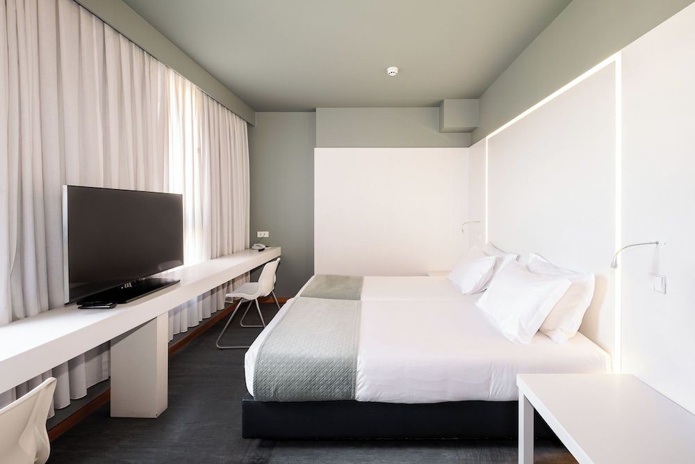 Basic Braga by Axis Standard Twin Room 4