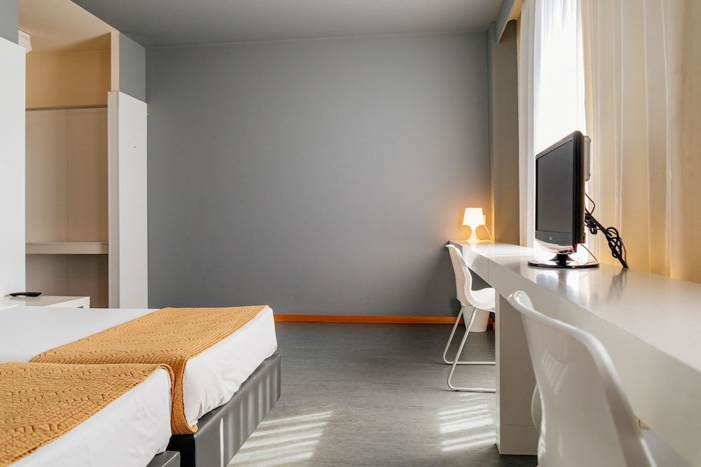 Basic Braga by Axis Standard Twin Room 6