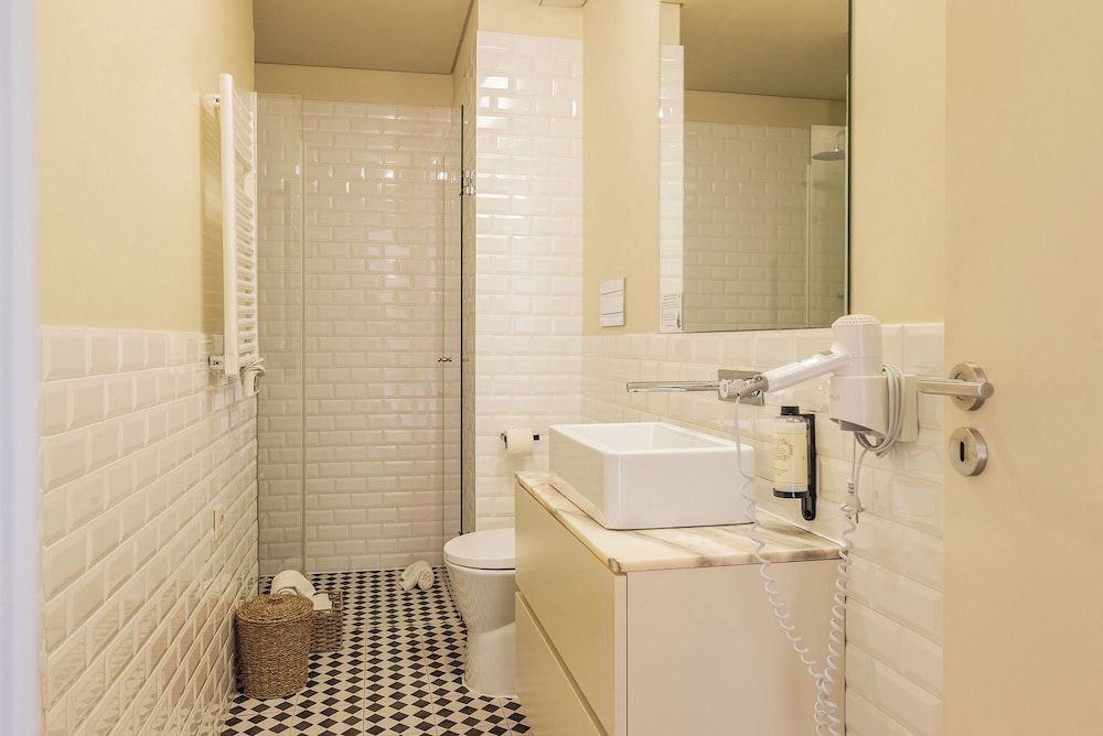 Aparthotel Oporto Alves da Veiga Standard Apartment, 1 Bedroom, Pool View 7