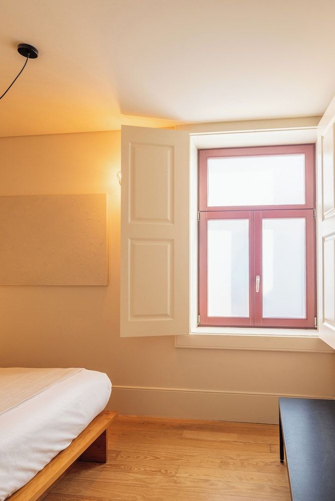 Aparthotel Oporto Alves da Veiga Standard Apartment, 1 Bedroom, Pool View 8