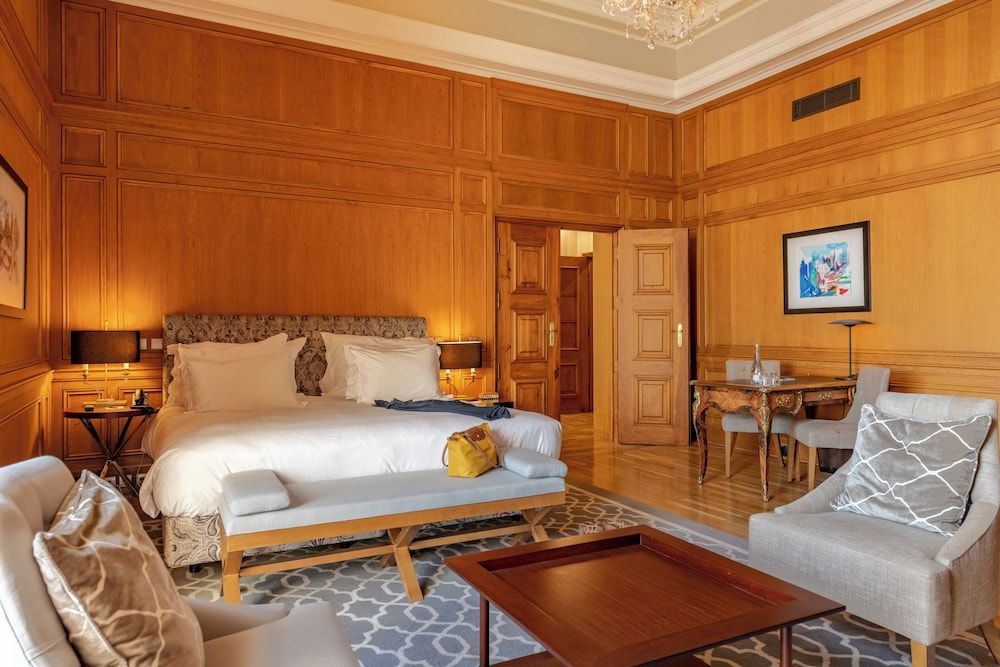 Presidential Suite (King Size Bed)