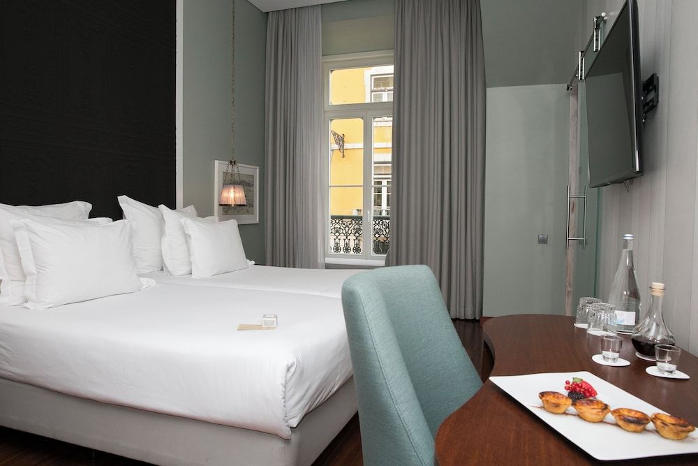 Superior Room (King Size Bed)