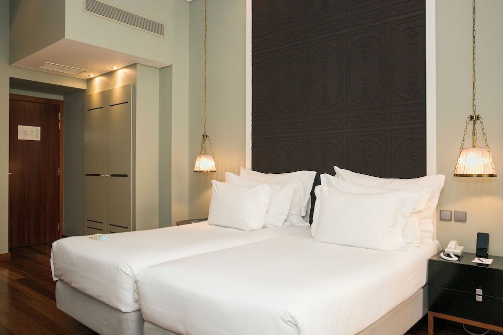 Superior Room (King Size Bed)