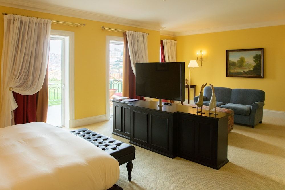 The Yeatman Hotel Suite - City or River or Garden View - Low Floors 1,2 of East wing requiring 2 lifts to be accessed