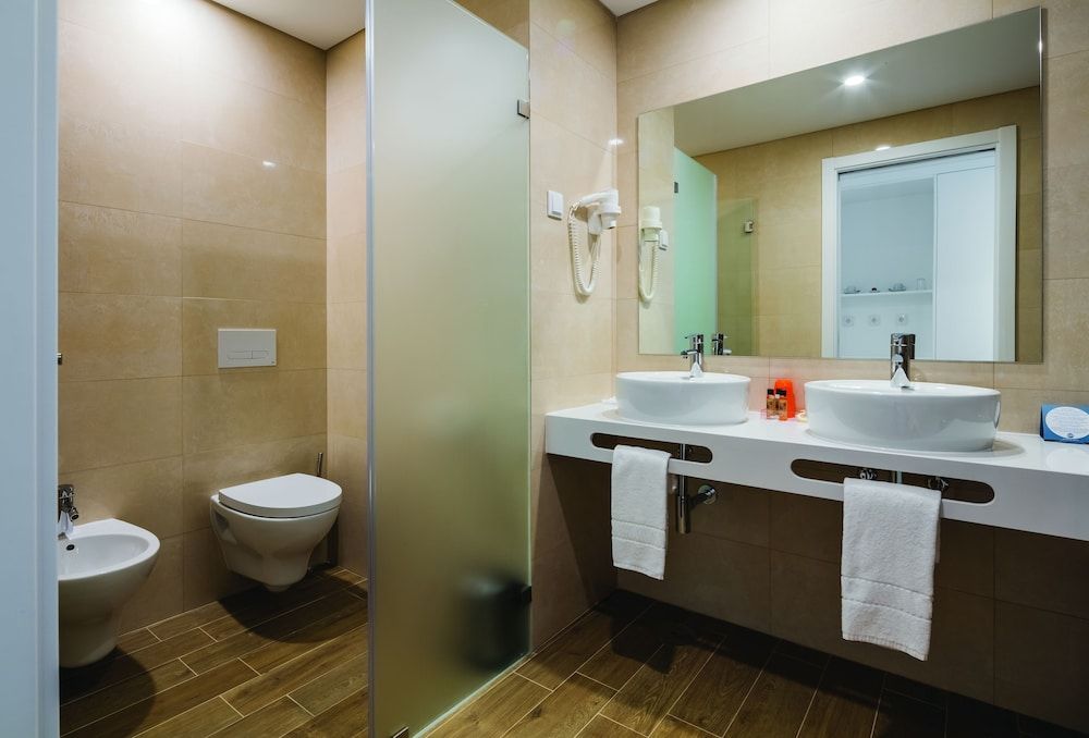 MH Peniche Standard Double Room 12