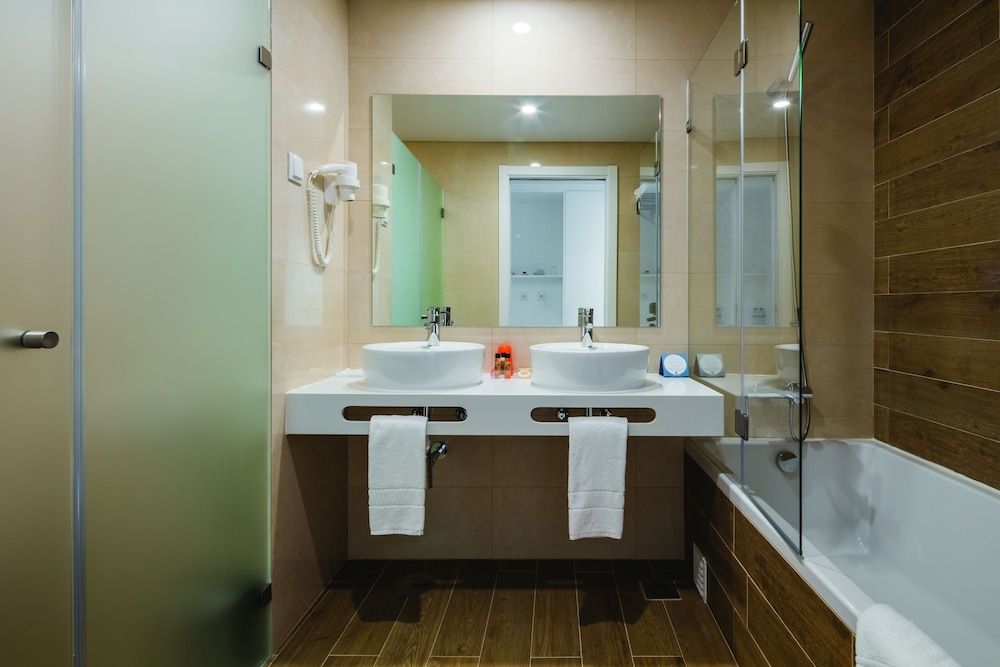 MH Peniche Standard Double Room 14