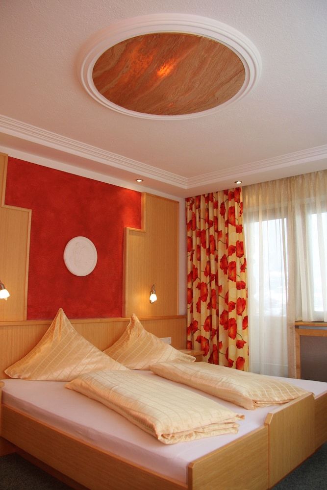 Double Room (Hamberg)