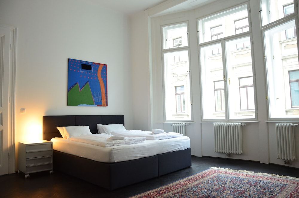 undefined Soho Apartments - Grand Soho 5