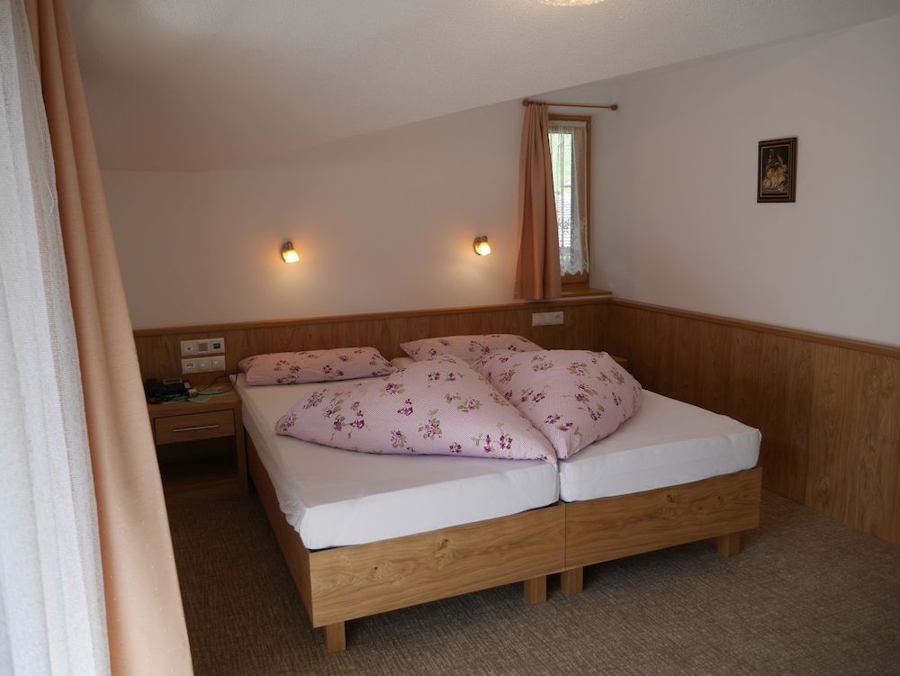 Twin Room, Balcony, Mountain View
