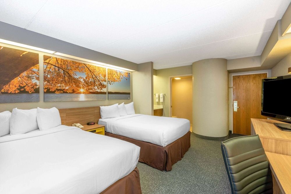 Room, 2 Double Beds, Non Smoking (Newly Renovated)