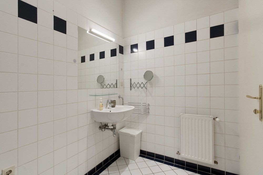 Heart of Vienna Apartments City Apartment, 1 King Bed, Kitchen 19