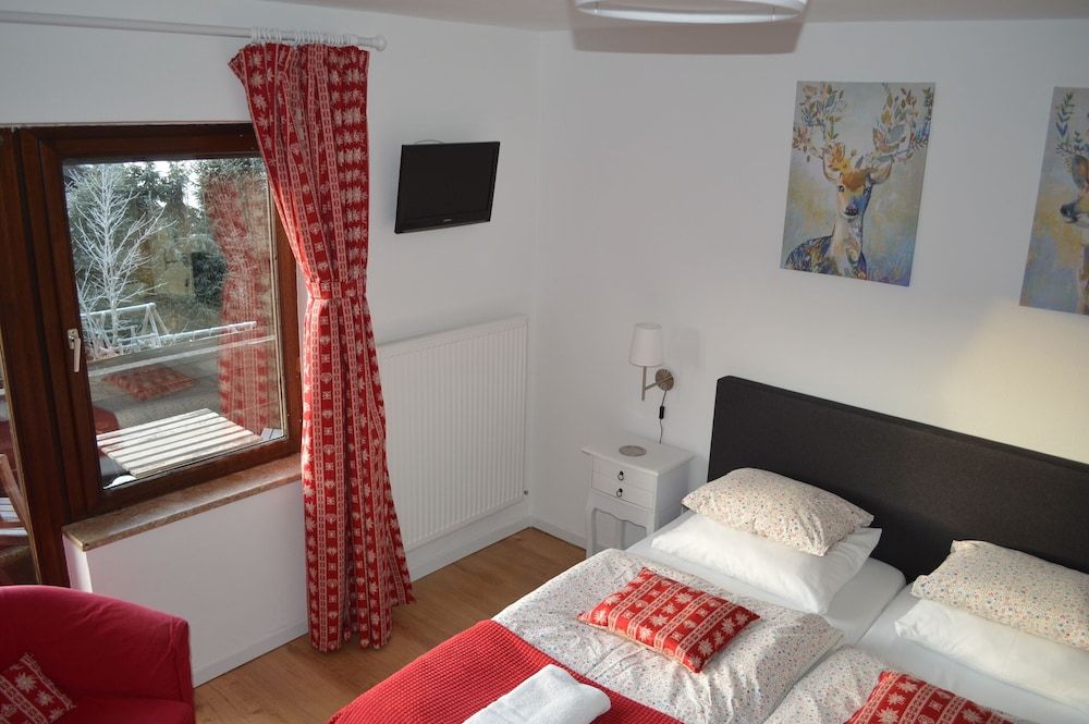 Family Room, Multiple Beds, Balcony, Mountain View
