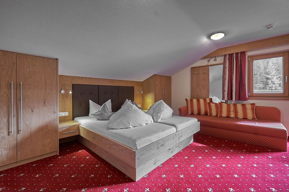 Superior Double Room, Balcony, Mountain View