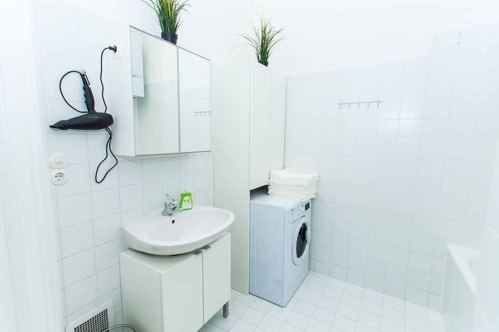 Vienna Hotspot - Staatsoper Comfort Apartment, 2 Bedrooms (TOP 8 C) 8