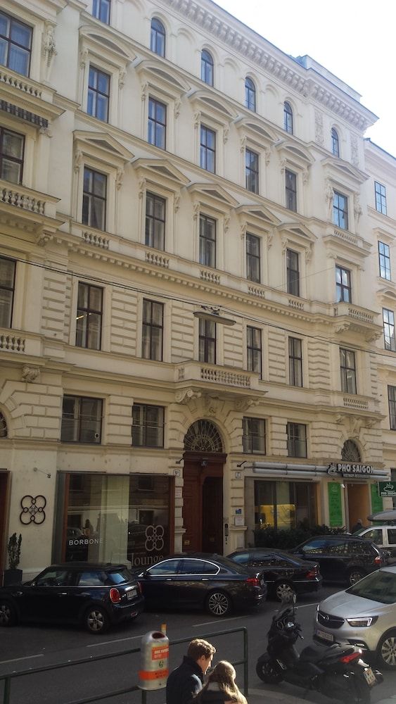 undefined Vienna Hotspot - Staatsoper 2