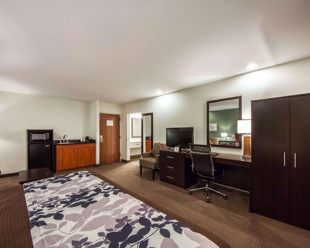 Suite, 1 King Bed, Non Smoking