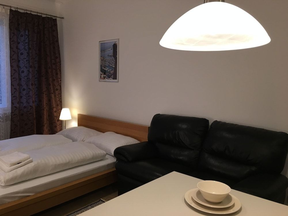 Heart of Vienna Homes Comfort Studio, 1 King Bed, Kitchen 5