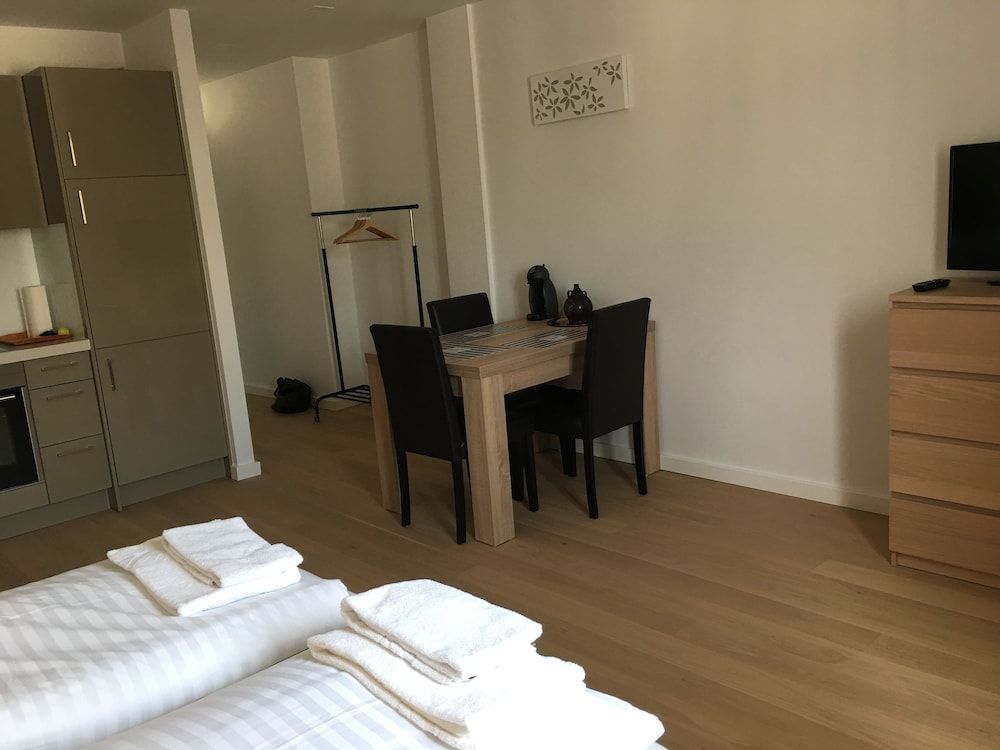 Heart of Vienna Homes Comfort Studio, 1 King Bed, Kitchen 14