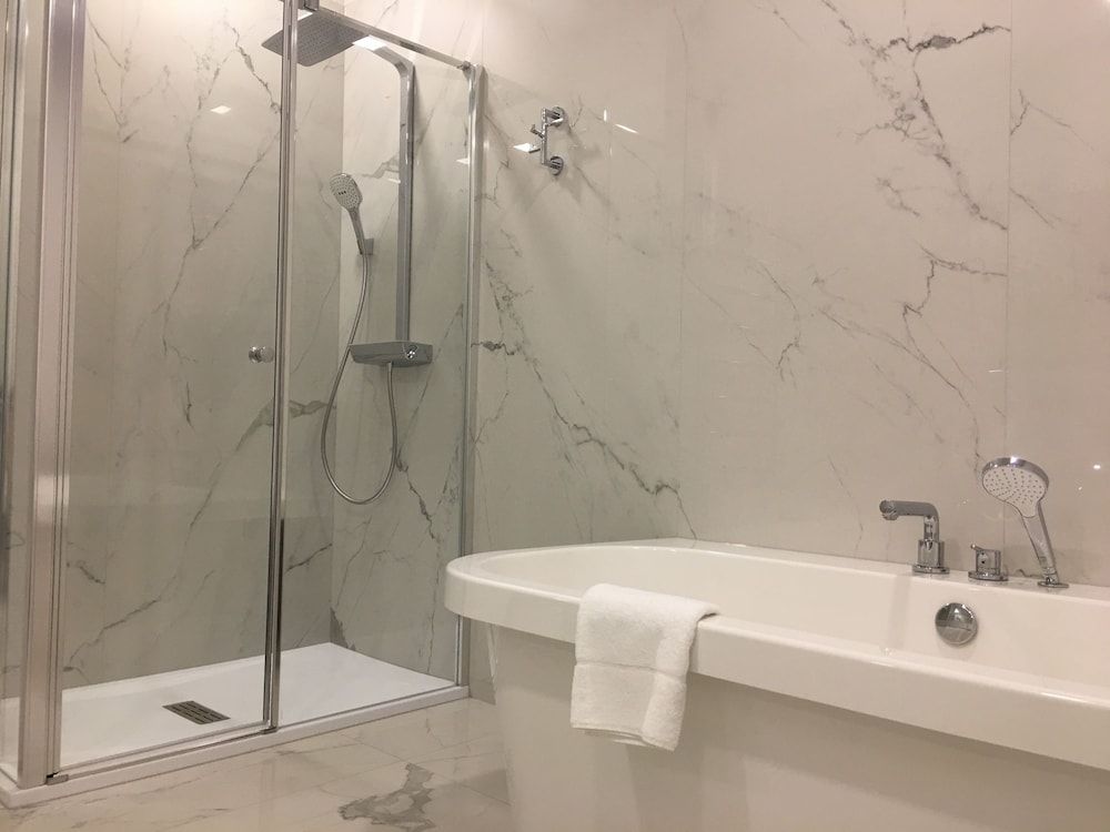 Heart of Vienna Homes Luxury Apartment, 2 Bedrooms, 2 Bathrooms 18