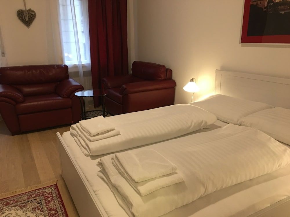 Heart of Vienna Homes Luxury Apartment, 2 Bedrooms, 2 Bathrooms 5