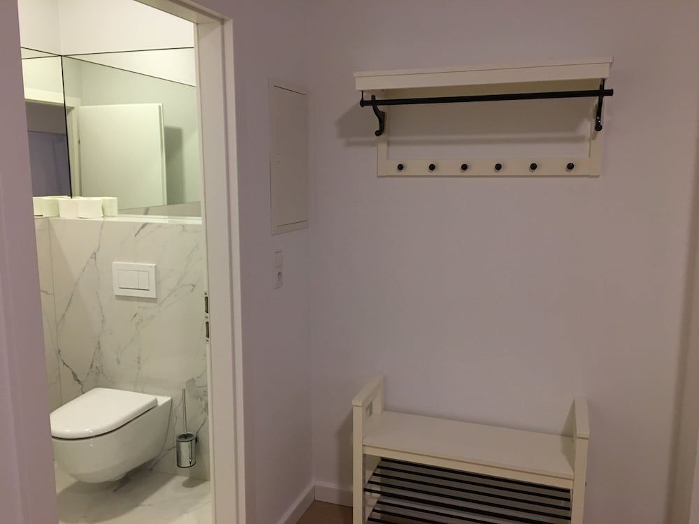 Heart of Vienna Homes Luxury Apartment, 2 Bedrooms, 2 Bathrooms 9