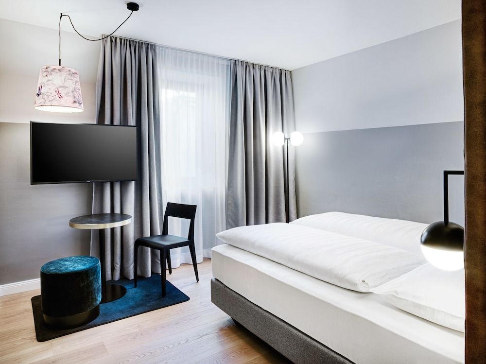 undefined Stage 12 Hotel by Penz