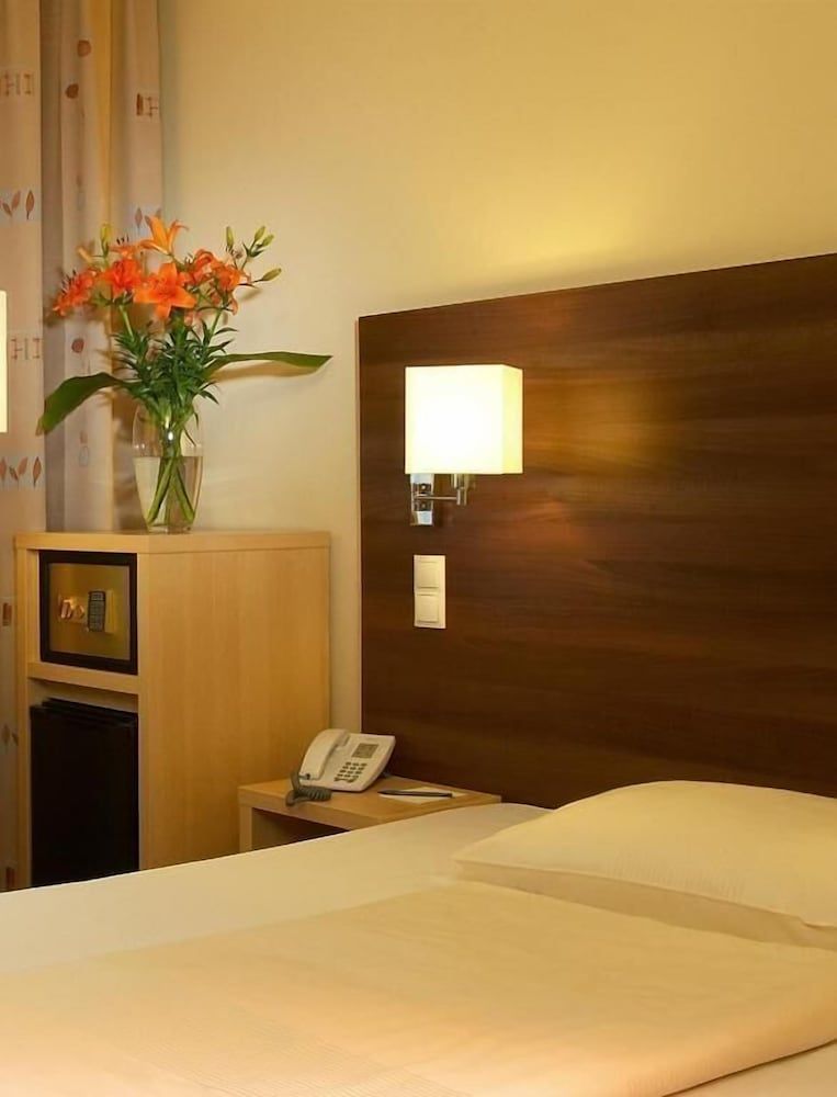 Hotel Alpha Single Room 2