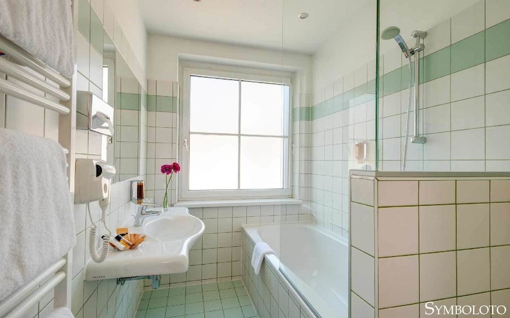 Hotel Alpha Double Room 4