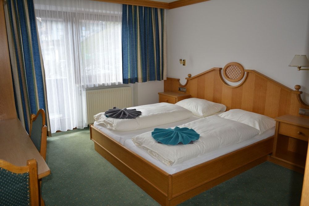 Superior Double Room, 1 King Bed with Sofa bed, Mountain View