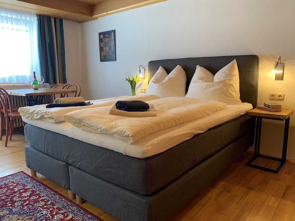 Family Apartment, 2 Bedrooms, Kitchenette, Mountain View