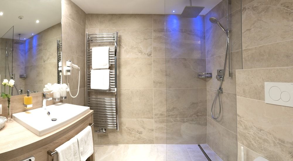 Mountain & Spa Resort Alpbacherhof Classic Double Room 5