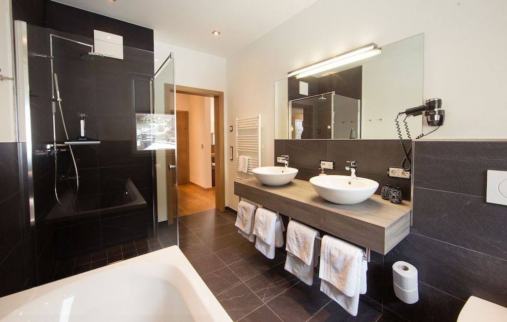 Living Schönwies Apartment, 2 Bedrooms, Balcony (exkl. Final cleaning and city tax) 18