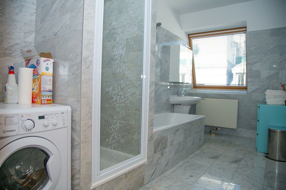 Vienna Hotspot - Rathaus Nähe Deluxe Penthouse, 3 Bedrooms, Terrace (TOP 28) 19