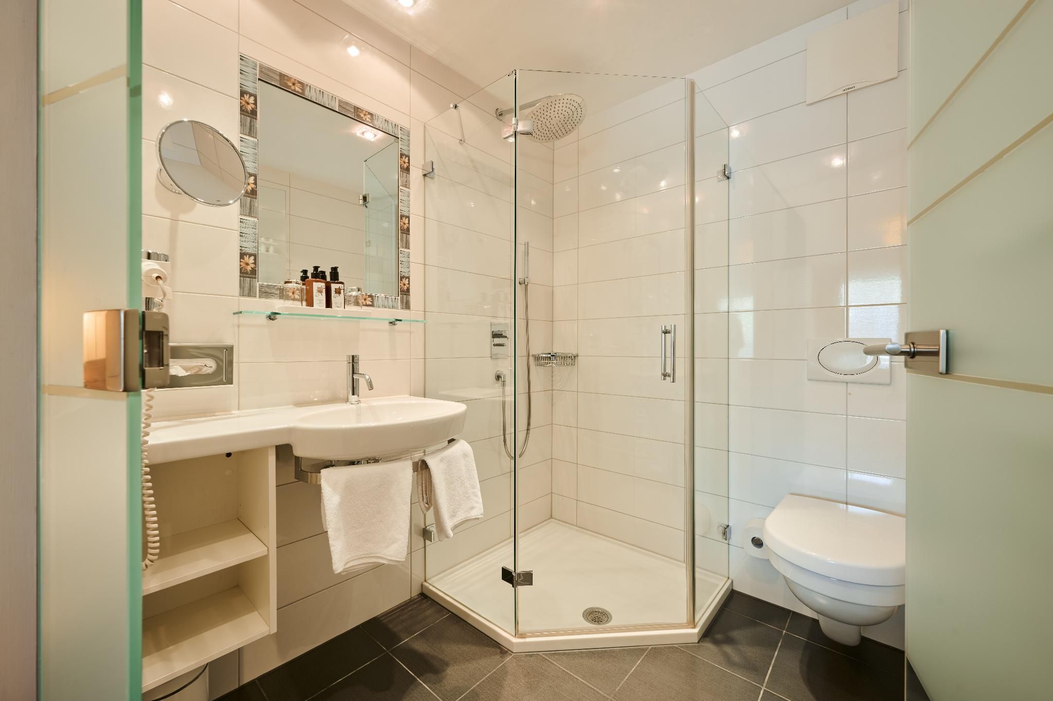 VALARA Alpine Art Hotel Single Room 2