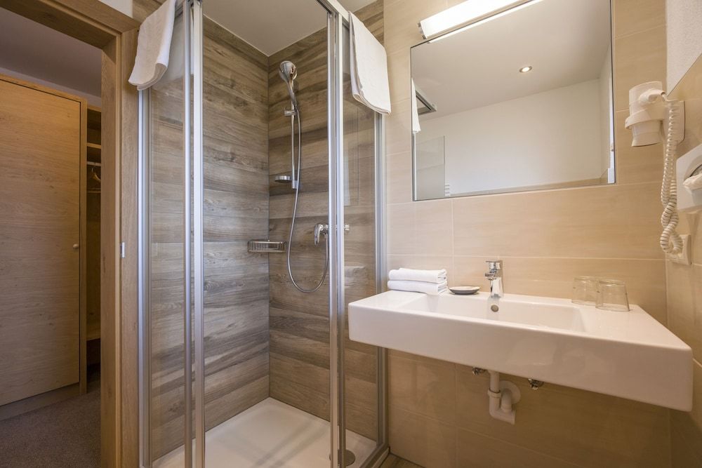 Comfort Double Room, Balcony, Mountain View (Falkennest Tirol)