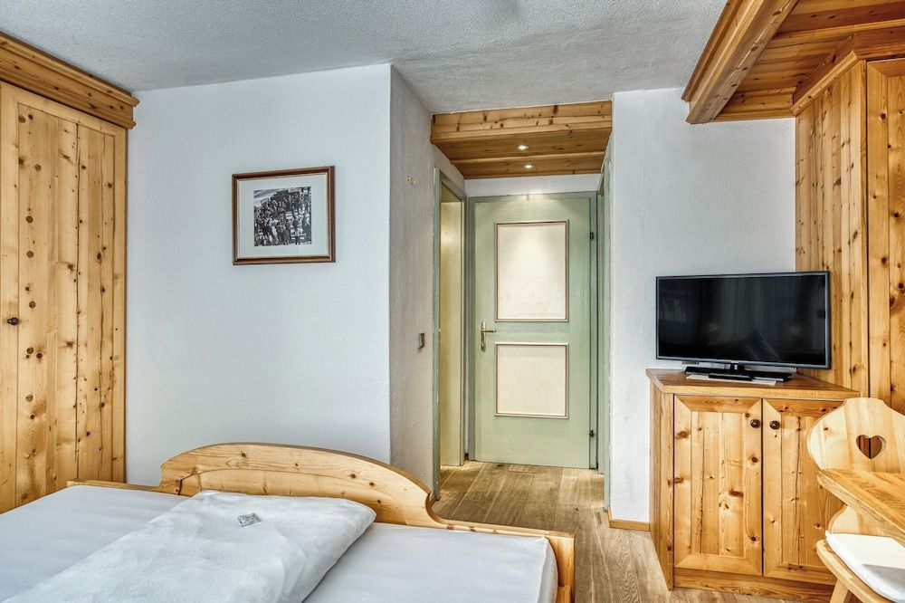 Hotel Alpenstolz Basic Double Room 6