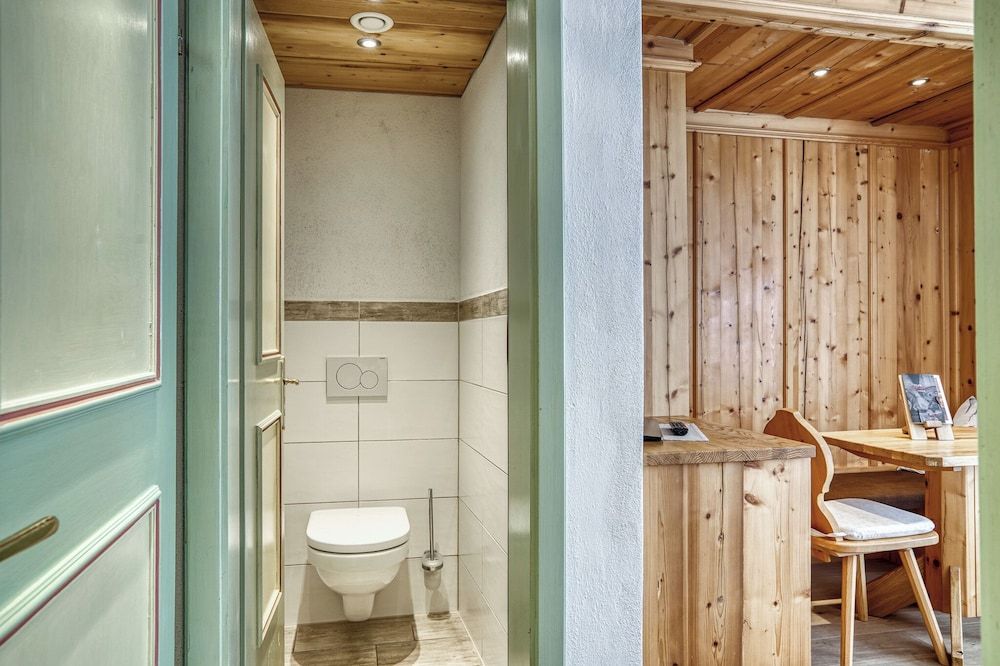 Hotel Alpenstolz Basic Double Room 4