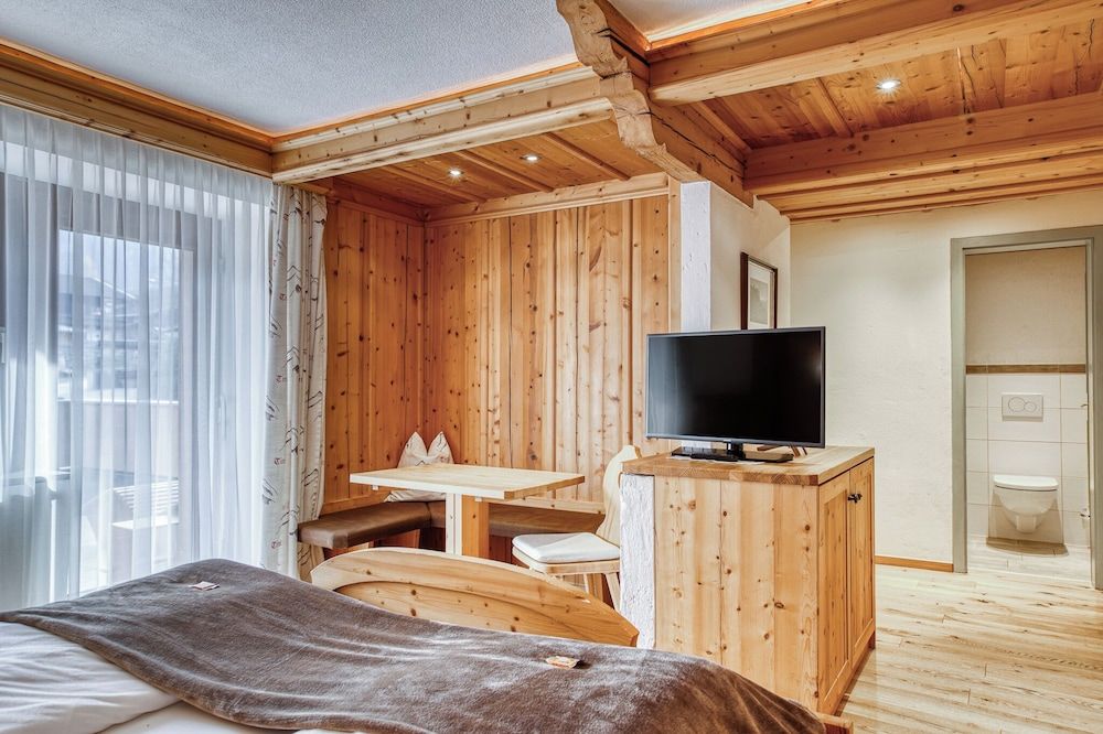 Hotel Alpenstolz Comfort Double Room 2