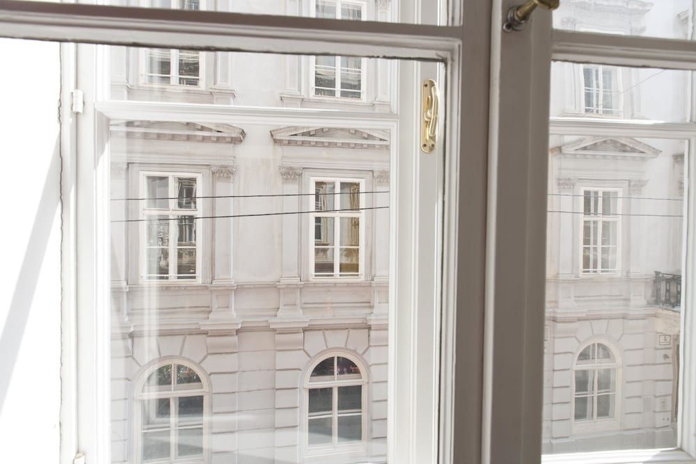 Heart of Vienna Luxury Residence Luxury Apartment, 2 Bedrooms, Kitchen (including 70 € cleaning fee) 17