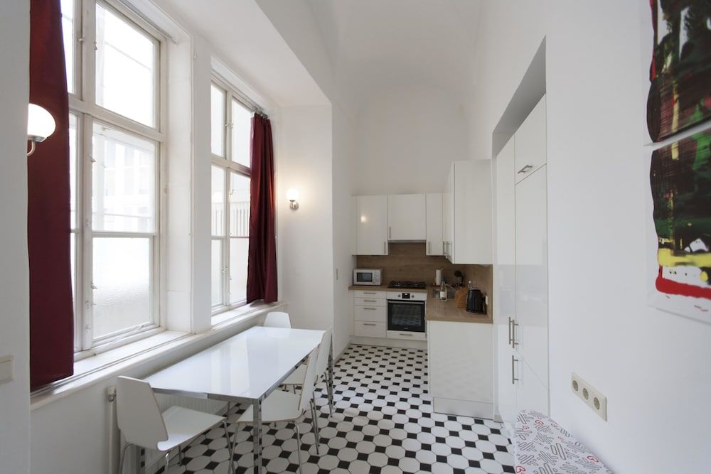 Heart of Vienna Luxury Residence Luxury Apartment, 2 Bedrooms, Kitchen (including 70 € cleaning fee) 5