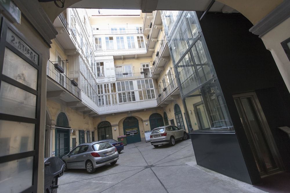 undefined Heart of Vienna Luxury Residence 5