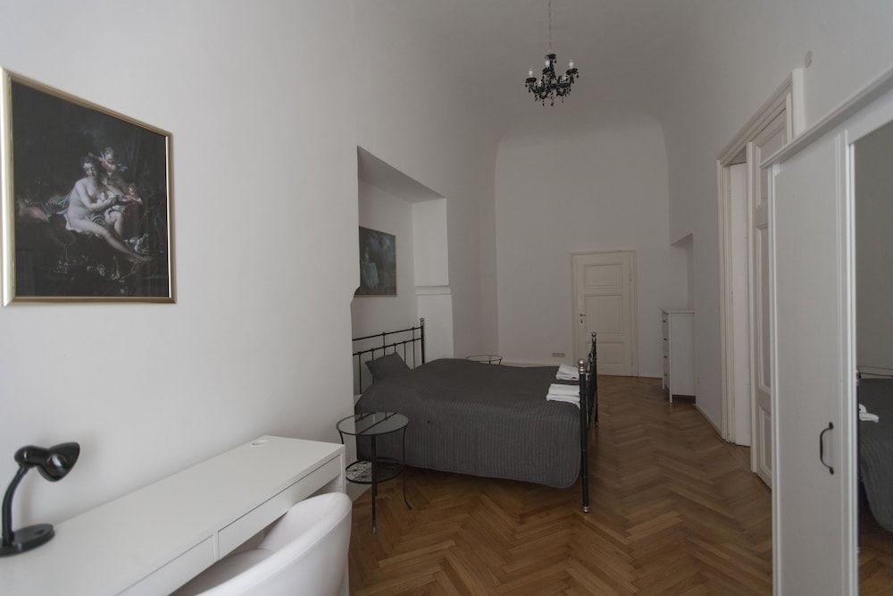 Heart of Vienna Luxury Residence Luxury Apartment, 2 Bedrooms, Kitchen (including 70 € cleaning fee) 13