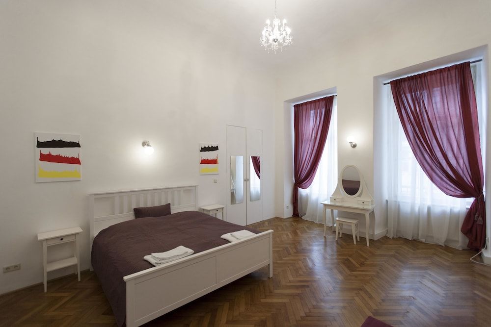 Heart of Vienna Luxury Residence Luxury Apartment, 2 Bedrooms, Kitchen (including 70 € cleaning fee) 3