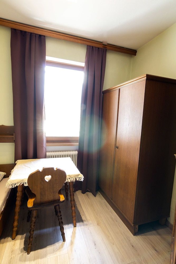 Metzgerwirt VIEH HELI Standard Single Room 11