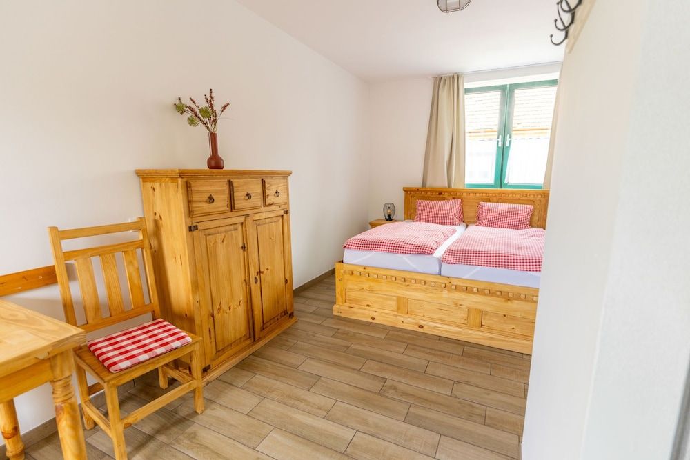 Winzerhof Küssler, Weinviertel Comfort Double Room, Terrace, Garden Area 8