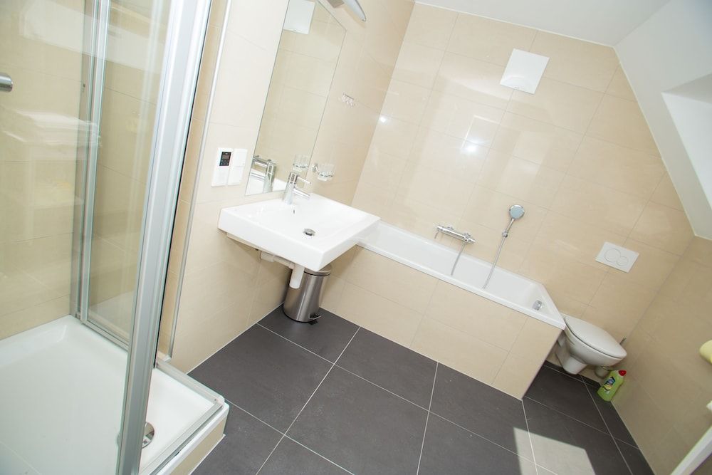 Vienna Hotspot - Wien Mitte Deluxe Apartment, 3 Bedrooms, Terrace (TOP 12) 22