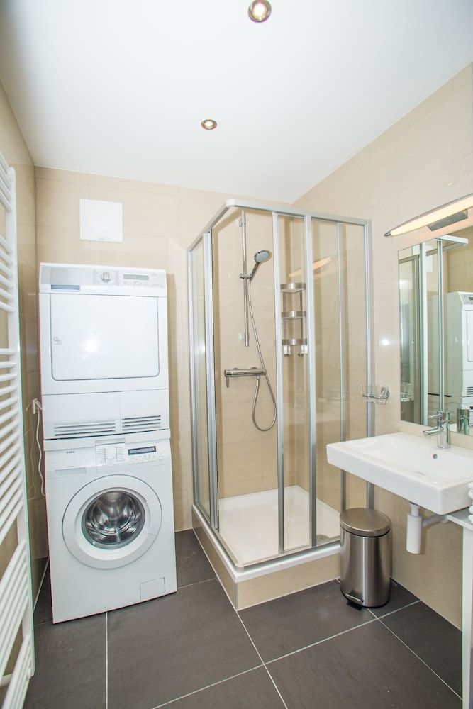 Vienna Hotspot - Wien Mitte Deluxe Apartment, 3 Bedrooms, Terrace (TOP 12) 23