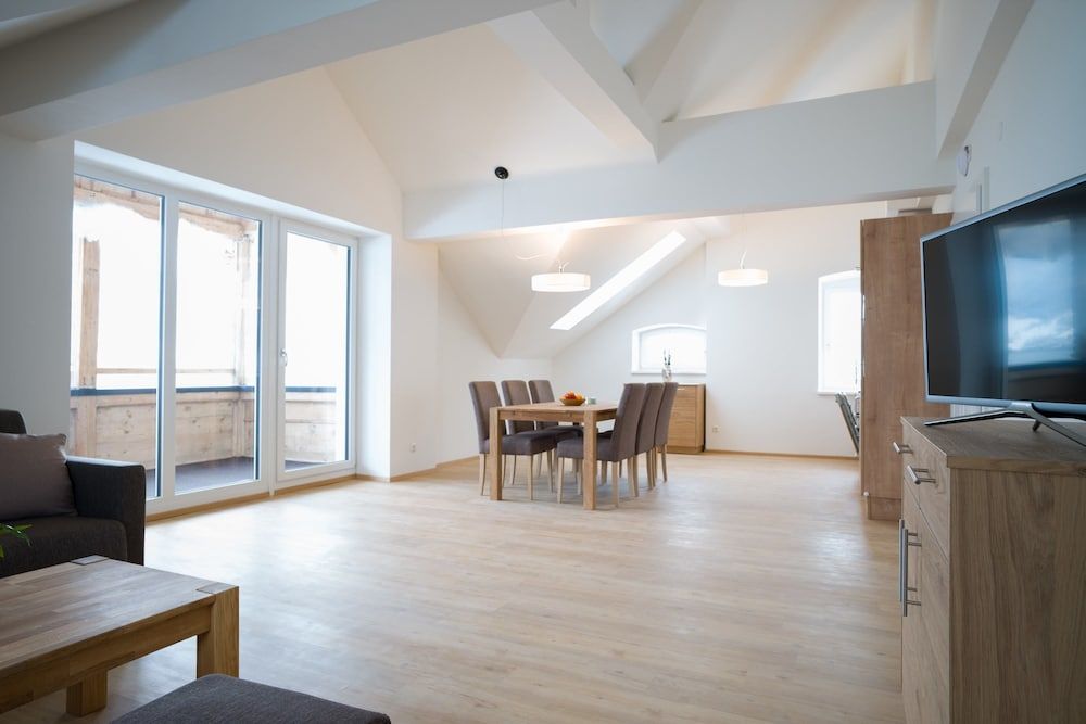 Central Lake View Suites Villa Julia by we rent Deluxe Penthouse, 2 Bedrooms 6