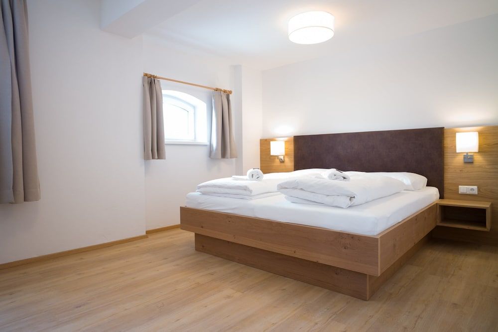 Central Lake View Suites Villa Julia by we rent Deluxe Suite 6