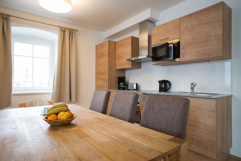 Central Lake View Suites Villa Julia by we rent Deluxe Suite 3